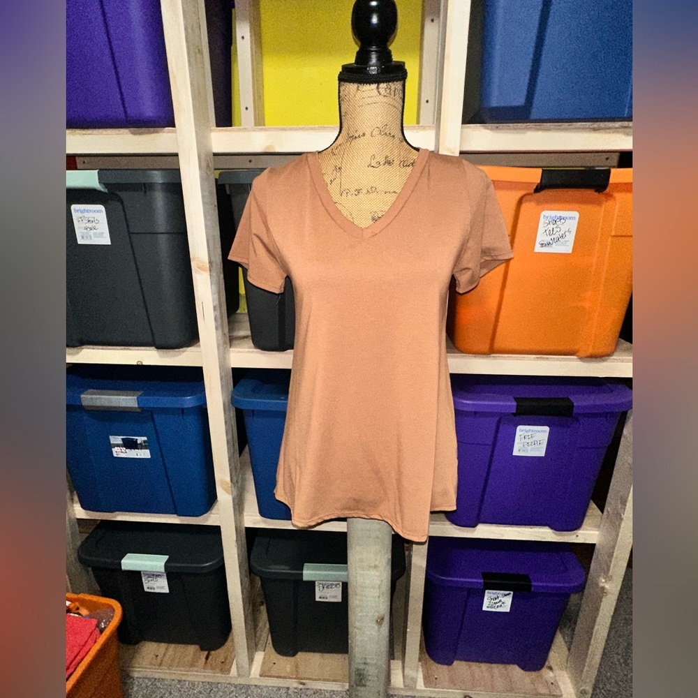 🤎LULAROE Christy Women's V-Neck Tan Top